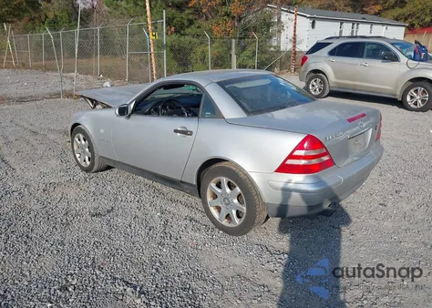 1998 Mercedes-Benz Slk 230 z USA, uszkodzony, nr VIN WDBKK47F6WF013716